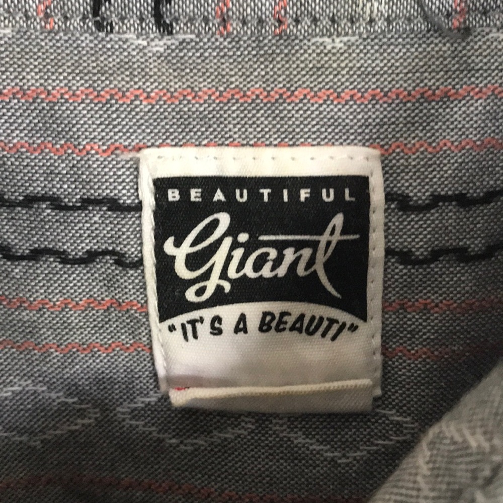 Gray button down with patterns - Picture 2 of 4